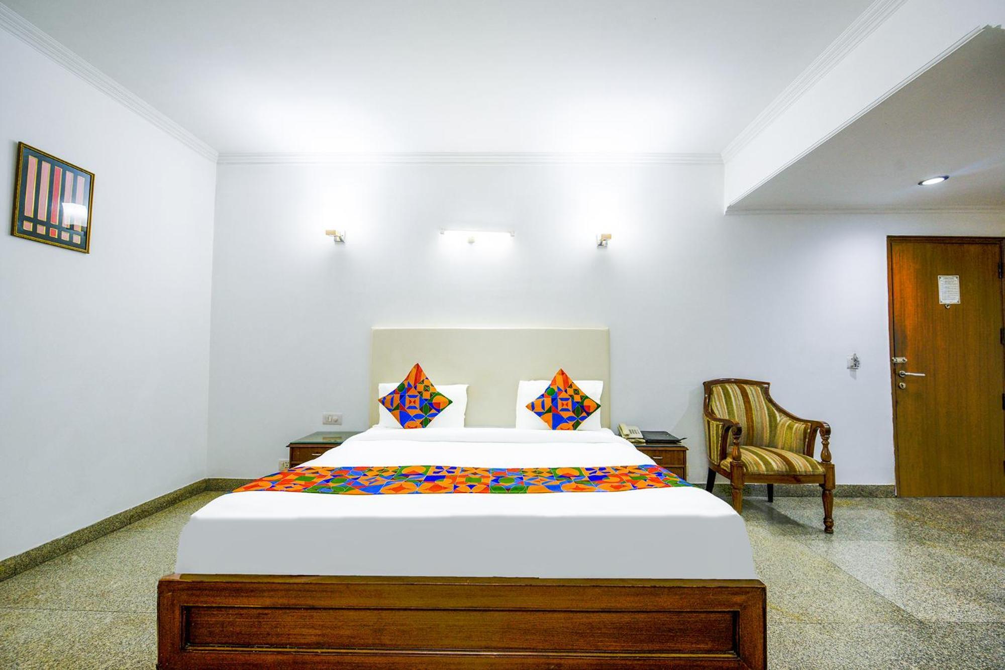 Hotel Exotica Leisure Valley, גורגאון מראה חיצוני תמונה