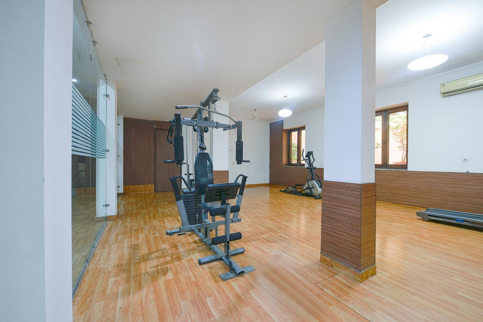 Hotel Exotica Leisure Valley, גורגאון מראה חיצוני תמונה