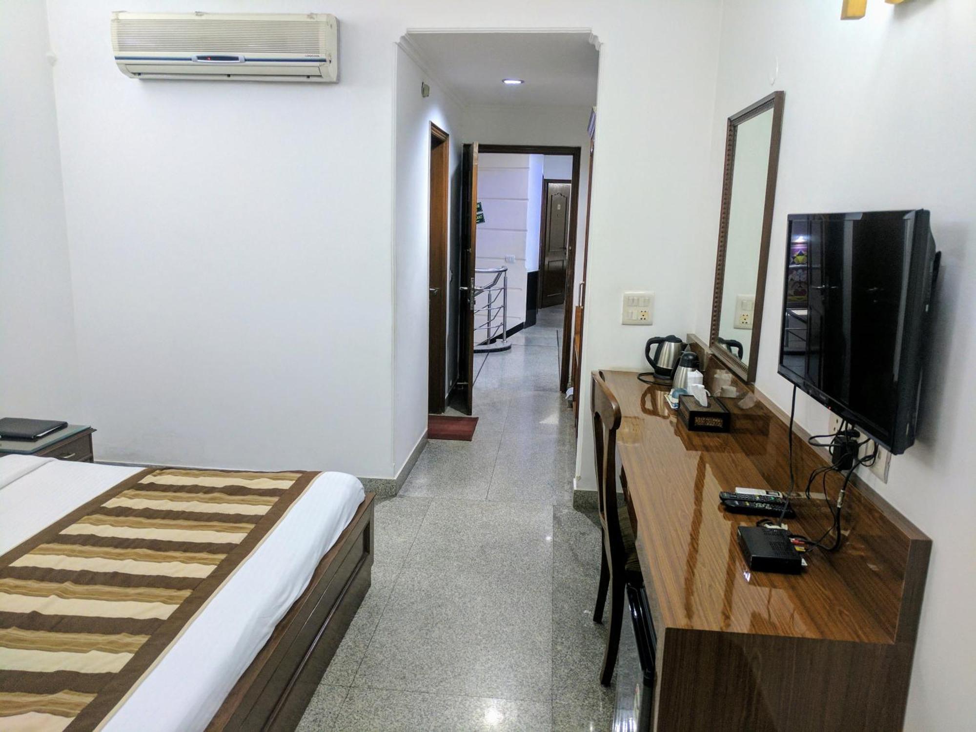 Hotel Exotica Leisure Valley, גורגאון מראה חיצוני תמונה